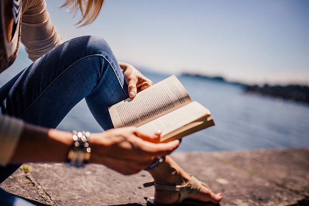 reading-books-pixabay