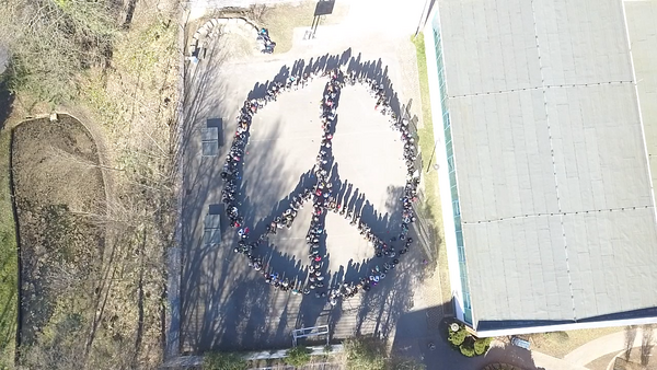 Peace-Aktion der Carl-Bescheid-Realschule in Alfeld