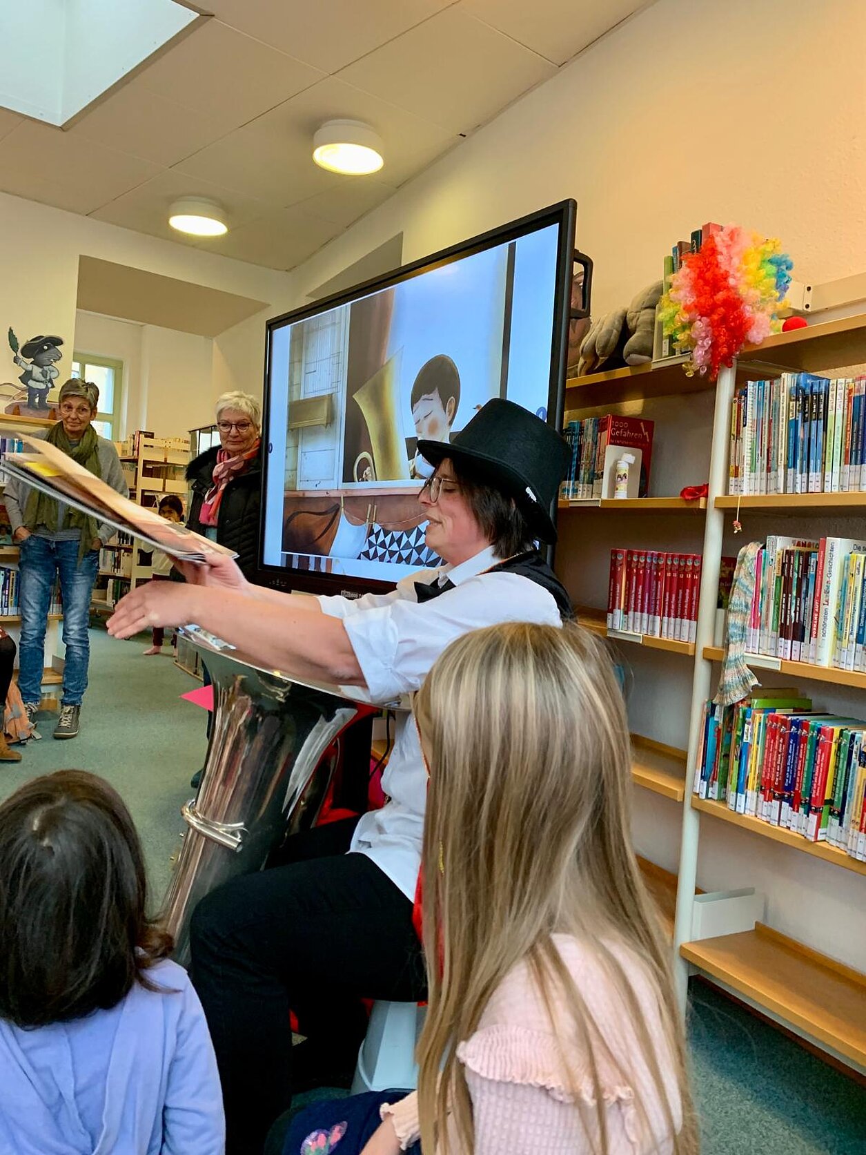Nah dran: Geschichten aus der Zirkuswelt mit imposanter Tuba Bild_2_Nah_dran_Geschichten_aus_der_Zirkuswelt