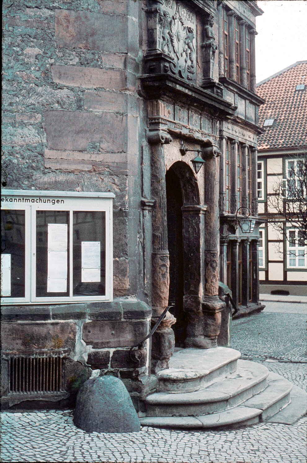 Rathaus1970-02-Portal