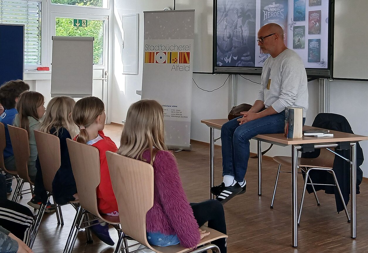 Ganz nah dran: THiLO nimmt die Schülerinnen und Schüler mit in die Welt der Animal Heroes 3_Ganz_nah_dran_THiLO_nimmt_die_Schuelerinnen_und_Schueler_mit_in_die_Welt_der_Animal_Heroes