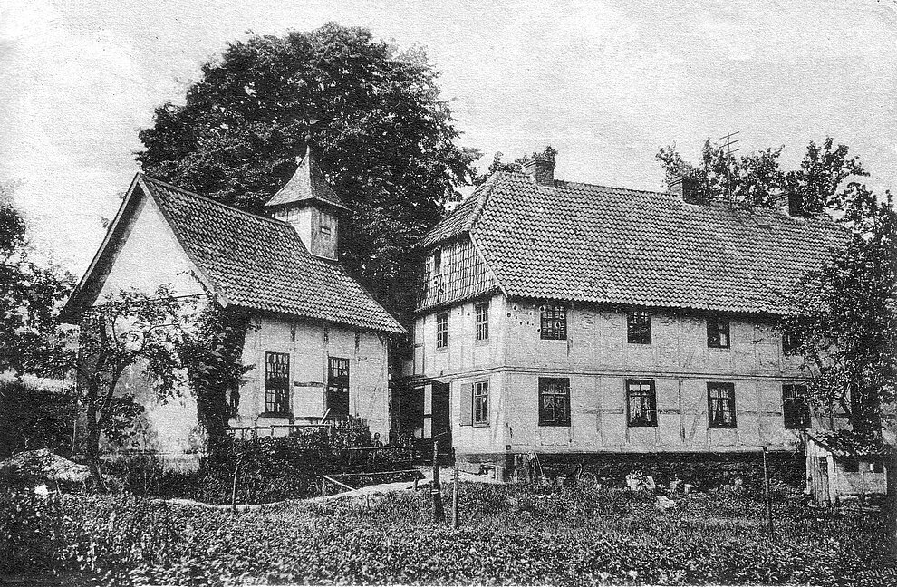 Das 1442 erstmals als Siechenhaus erwähnte Stift St. Elisabeth nebst Kapelle an seinem ursprünglichen Standort an der Hannoverschen Straße, direkt vor den Toren des heutigen Fagus Werkes. St